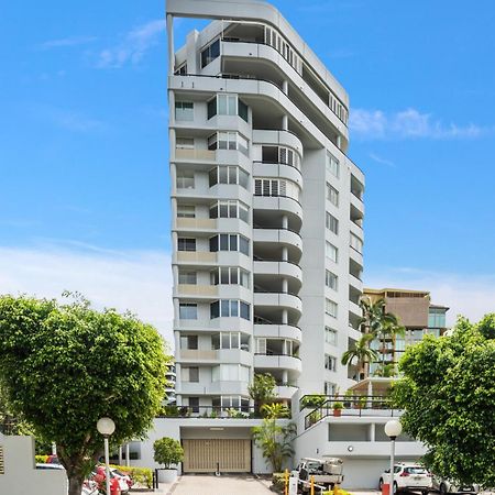 Lavish 3-Bed With Wraparound Balcony And Pool Διαμέρισμα Μπρίσμπεϊν Εξωτερικό φωτογραφία